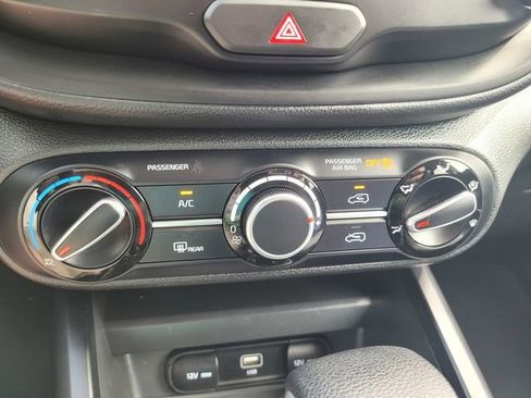 Used 2025 Kia Soul LX w/ LX Technology Package image 23