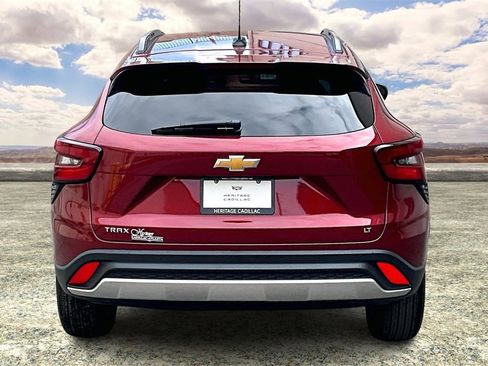 Used 2025 Chevrolet Trax LT image 6