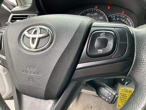 Used 2015 Toyota Camry LE FWD image 25