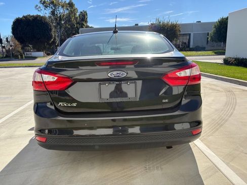 Used 2014 Ford Focus SE image 4