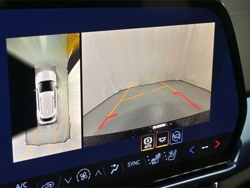 New 2026 Chevrolet Equinox EV LT image 23