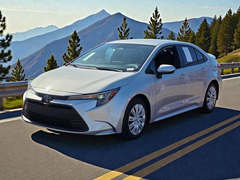 Used 2024 Toyota Corolla LE image 4