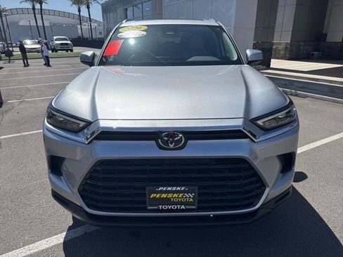 Certified 2026 Toyota Grand Highlander XLE FWD image 2