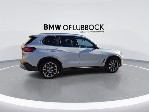 Used 2023 BMW X5 xDrive40i w/ Premium Package image 8