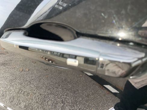 Used 2025 Chevrolet Traverse LT image 12