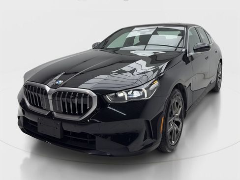 Used 2026 BMW 530i xDrive AWD/4WD image 4
