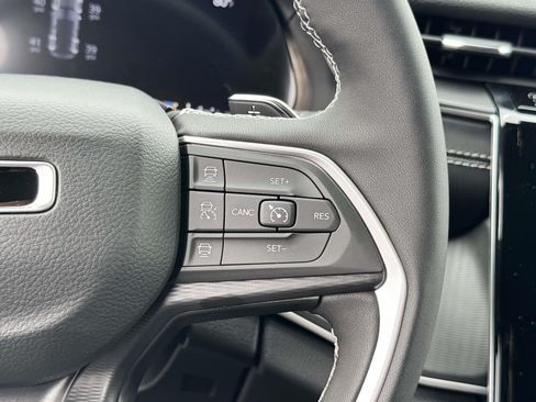 New 2025 Jeep Grand Cherokee Altitude AWD/4WD image 10