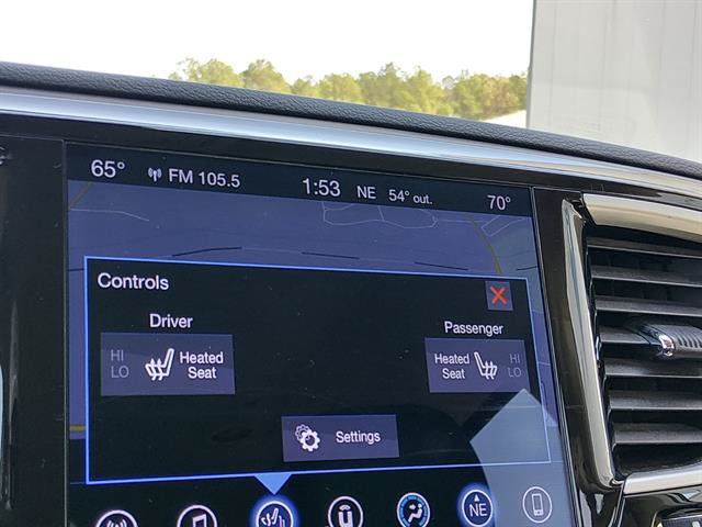 Used 2017 Chrysler Pacifica Touring-L w/ Tire & Wheel Group FWD image 15