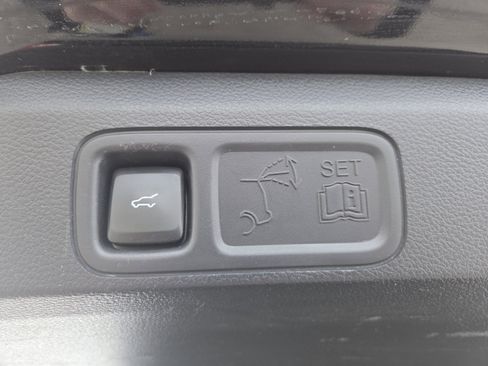 Used 2024 Ford Expedition XLT image 16