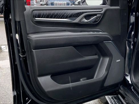 Used 2023 GMC Yukon XL Denali w/ Denali Reserve Package image 22