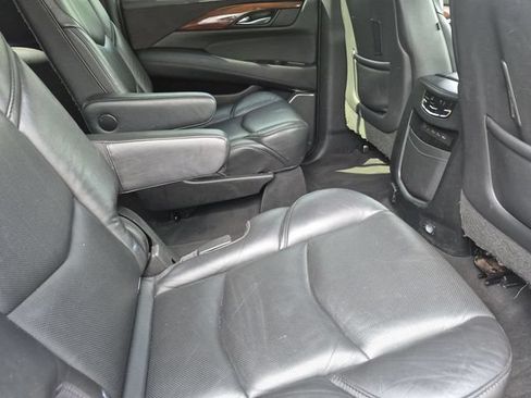 Used 2017 Cadillac Escalade ESV Luxury AWD/4WD image 30
