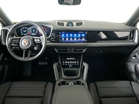 Certified 2026 Porsche Cayenne Coupe AWD/4WD image 21