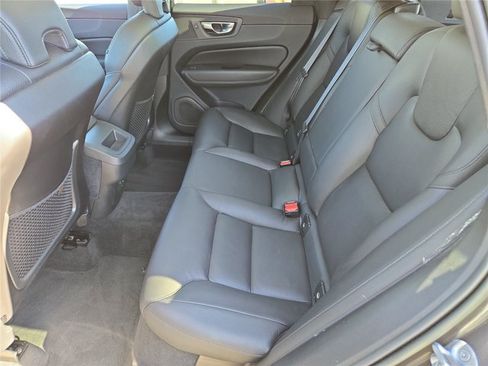 Used 2023 Volvo XC60 B5 Plus AWD/4WD image 35