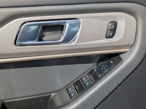 New 2025 Ford Explorer Active image 43