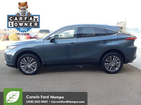 Used 2023 Toyota Venza XLE image 6