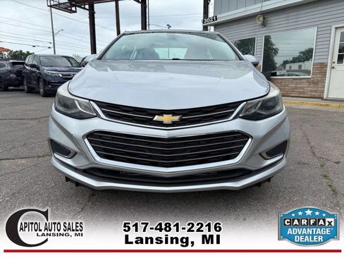 Used 2017 Chevrolet Cruze Premier image 3