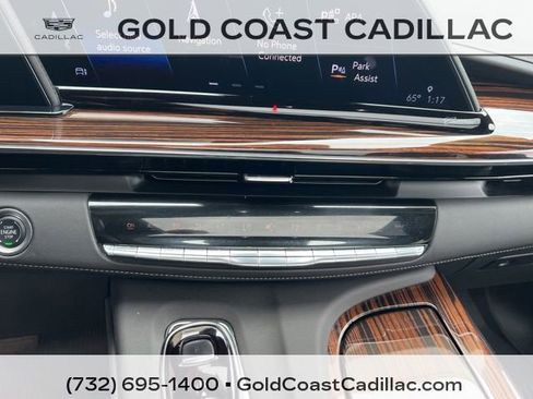 Certified 2024 Cadillac Escalade ESV Premium Luxury AWD/4WD image 30