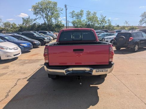 Used 2005 Toyota Tacoma PreRunner image 6