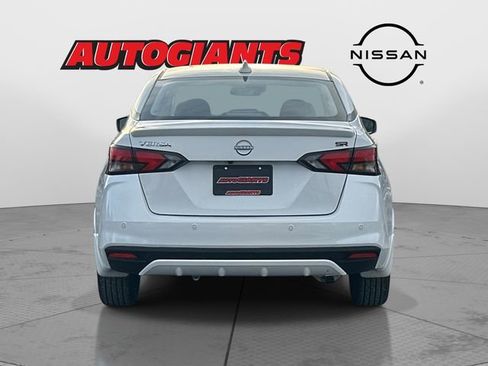 New 2025 Nissan Versa SR w/ Trunk Package image 4