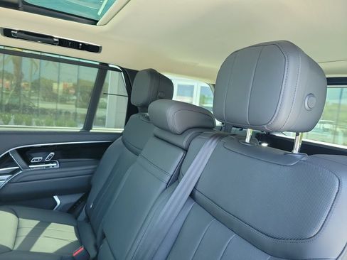 Used 2025 Land Rover Range Rover Long Wheelbase SE AWD/4WD image 15