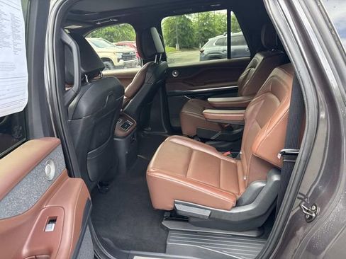 Used 2025 Lincoln Navigator L Reserve AWD/4WD image 17