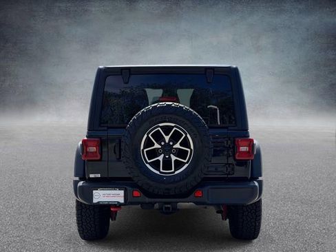 Used 2024 Jeep Wrangler Unlimited Rubicon AWD/4WD image 3