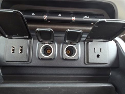 Used 2018 GMC Sierra 1500 SLT w/ SLT Premium Package image 33