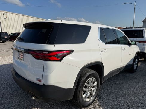Used 2022 Chevrolet Traverse LS FWD image 17