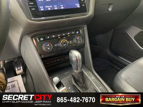 Used 2018 Volkswagen Tiguan SEL w/ R-Line Package AWD/4WD image 22