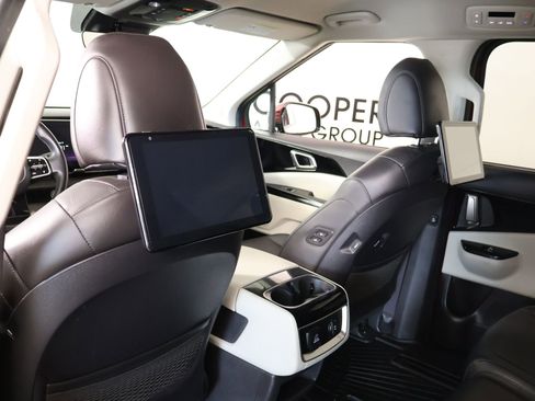 Used 2024 Kia Carnival SX FWD image 2