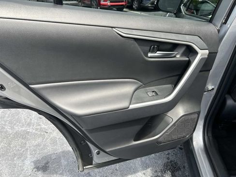 Used 2025 Toyota RAV4 XLE FWD image 20
