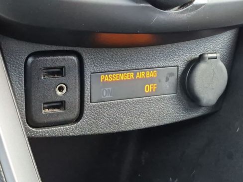 Used 2018 Chevrolet Trax LT w/ LT Convenience Package FWD image 30
