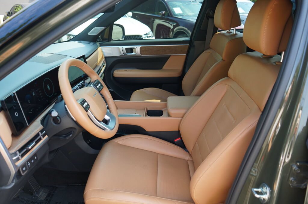 Certified 2024 Hyundai Santa Fe Limited AWD/4WD image 18