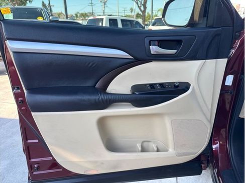 Used 2015 Toyota Highlander XLE AWD/4WD image 10