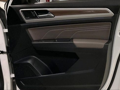 Used 2021 Volkswagen Atlas SEL Premium image 22