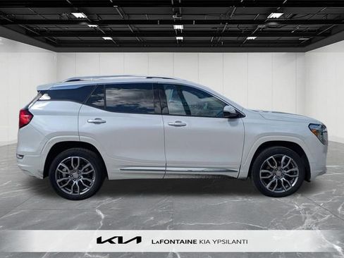 Used 2023 GMC Terrain Denali w/ Denali Premium Package AWD/4WD image 6