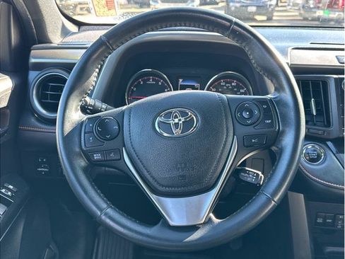 Used 2018 Toyota RAV4 SE w/ Power Extra Value Package image 16