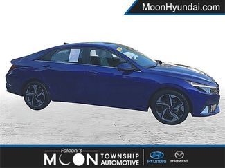 Used 2023 Hyundai Elantra Limited w/ Preferred Accessory Package FWD video 1