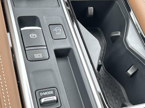 New 2026 Nissan Pathfinder Platinum w/ Lighting Package FWD image 30