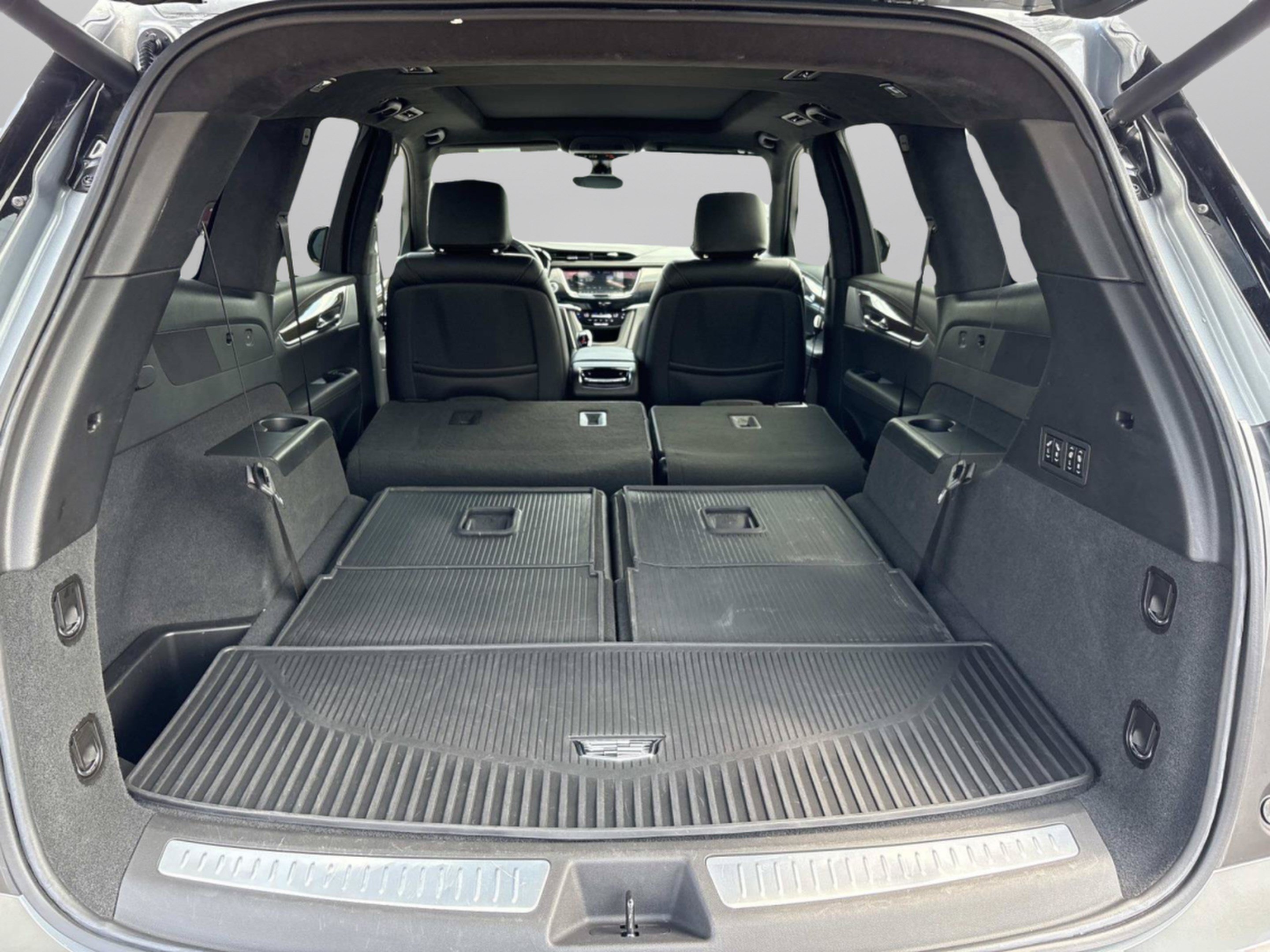 Used 2023 Cadillac XT6 Premium Luxury w/ Platinum Package FWD image 12