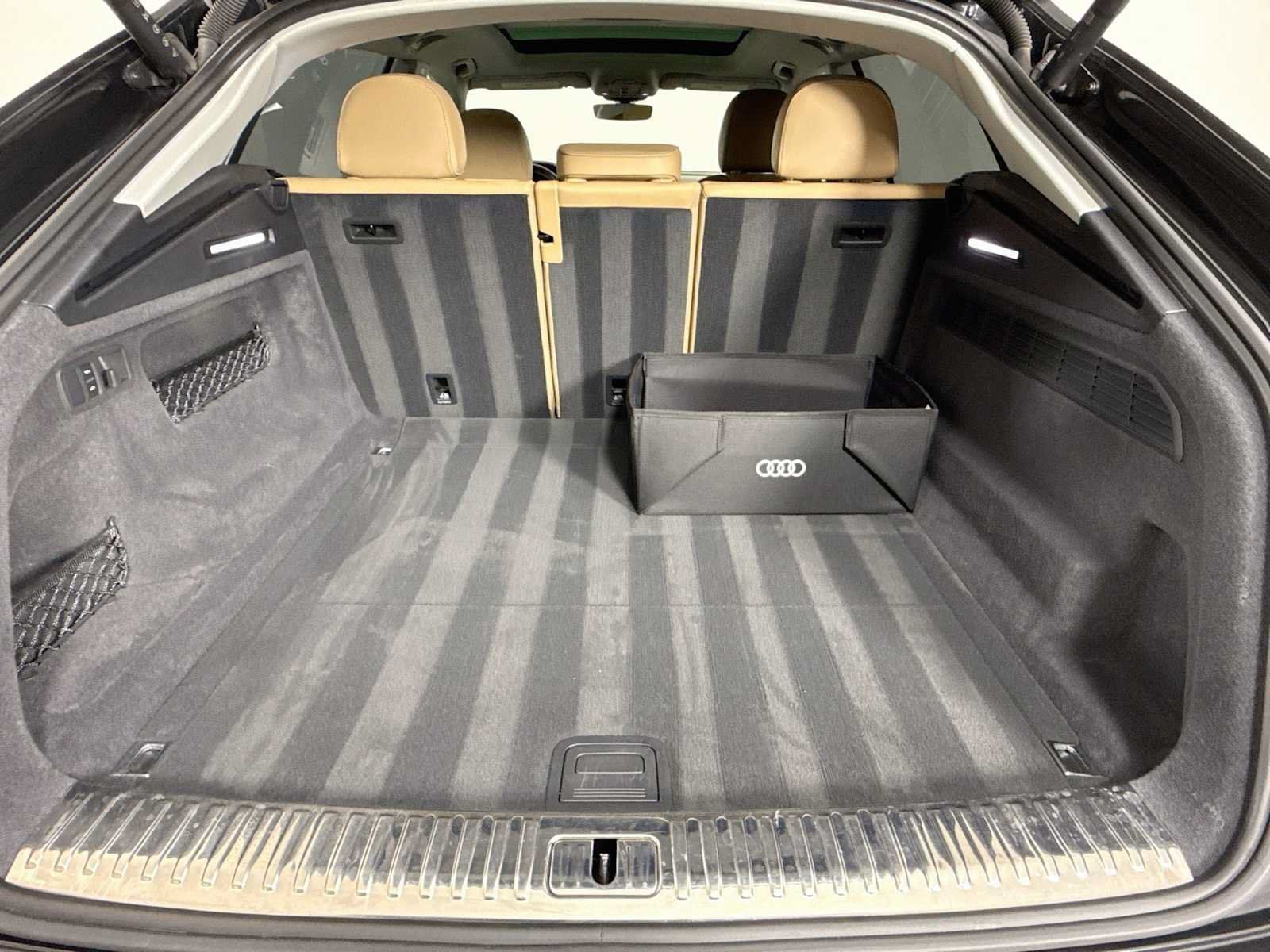 Used 2024 Audi Q8 Prestige AWD/4WD image 27
