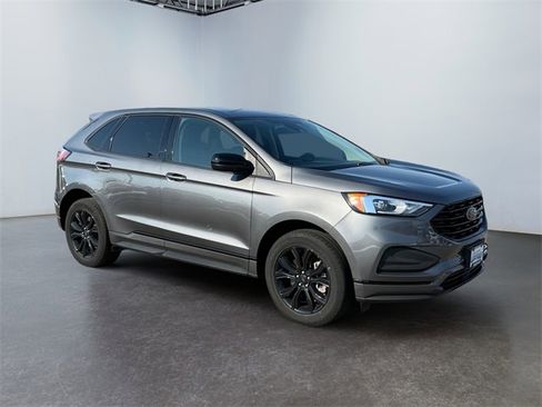 Used 2023 Ford Edge SE w/ Black Appearance Package image 7