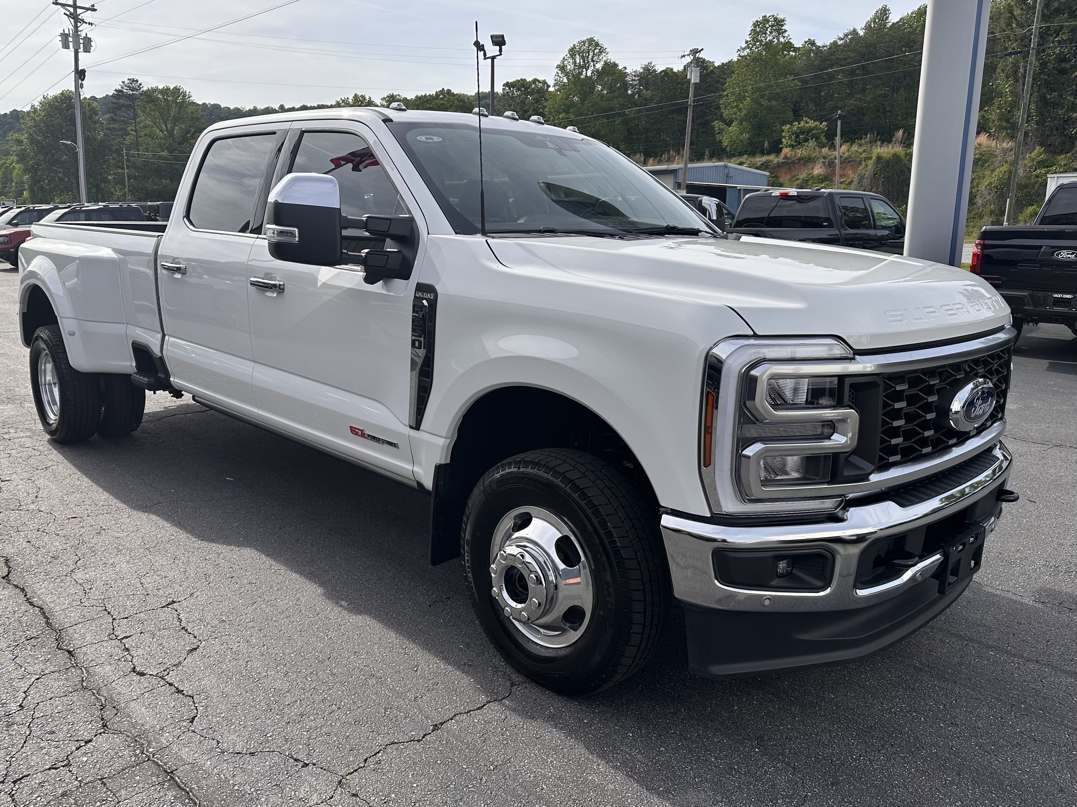 Used 2026 Ford F350 King Ranch w/ Chrome Package AWD/4WD image 4