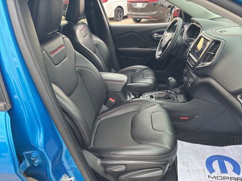 Used 2022 Jeep Cherokee Trailhawk w/ Comfort/Convenience Group image 19