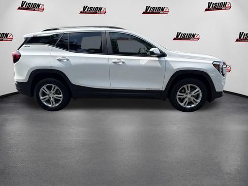 Used 2023 GMC Terrain SLE w/ Driver Convenience Package AWD/4WD image 4