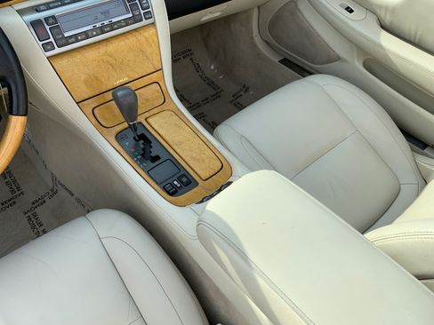 Used 2002 Lexus SC 430 Convertible RWD image 15