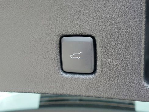 Used 2025 Ford Escape SE w/ Class II Trailer Tow Package image 8