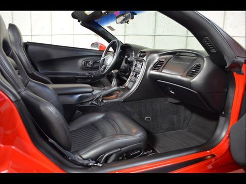 Used 1999 Chevrolet Corvette Convertible w/ Performance Handling Pkg RWD image 18