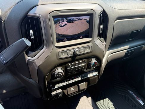 Used 2020 Chevrolet Silverado 1500 Custom Trail Boss w/ Custom Convenience Package AWD/4WD image 18