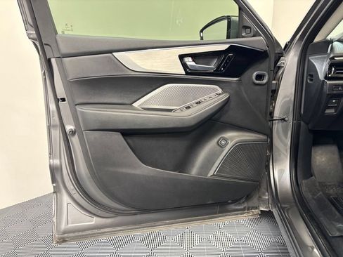 Used 2024 Acura MDX SH-AWD image 11